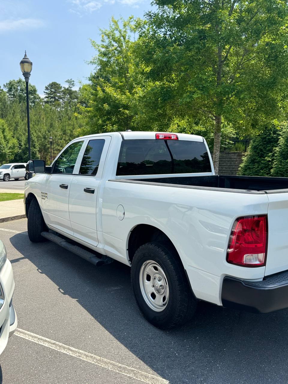 Ram 1500 Classic Tradesman Quad Cab (2022) - Gasoline